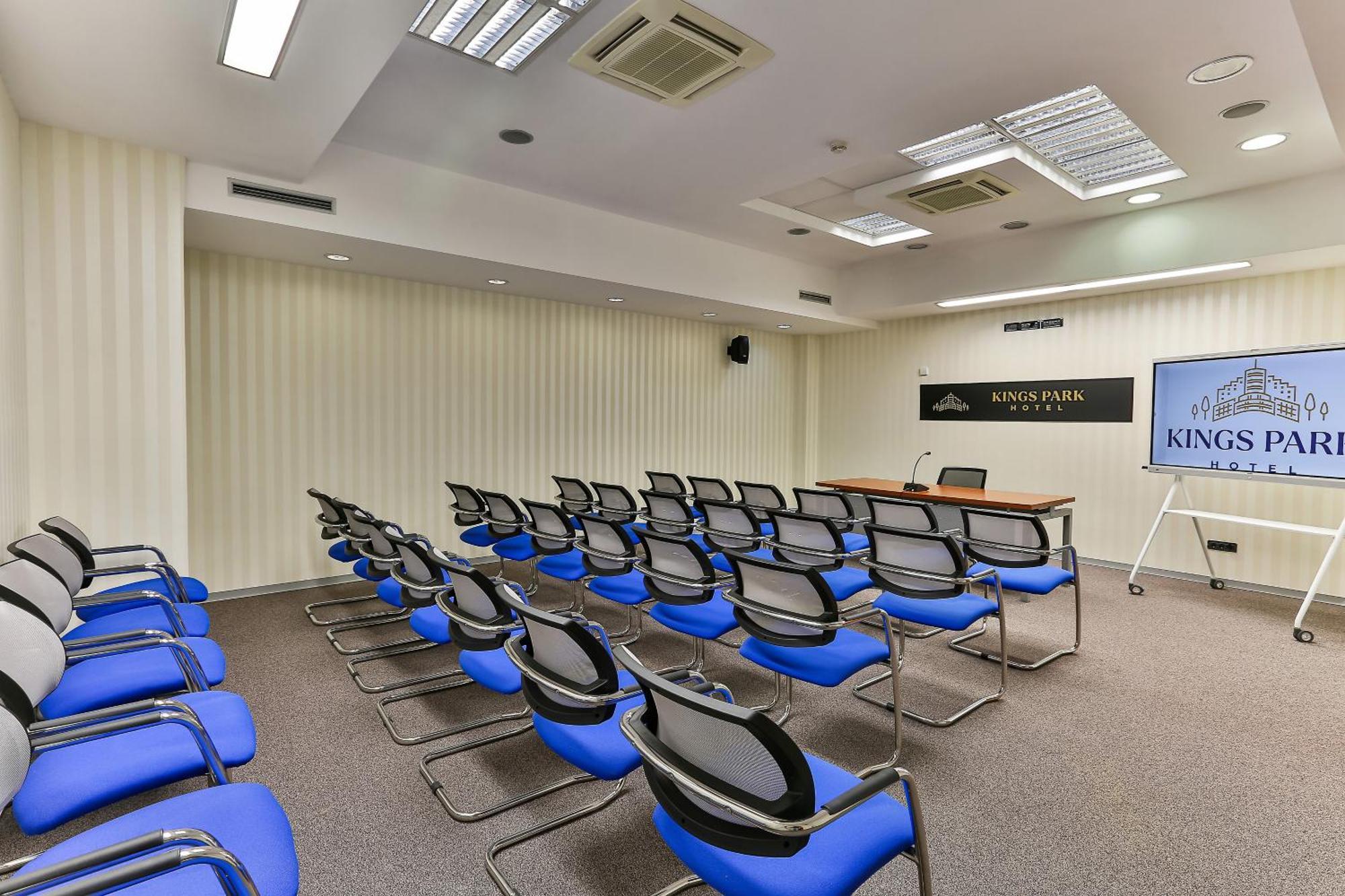 Kings Park Hotel ポドゴリツァ エクステリア 写真