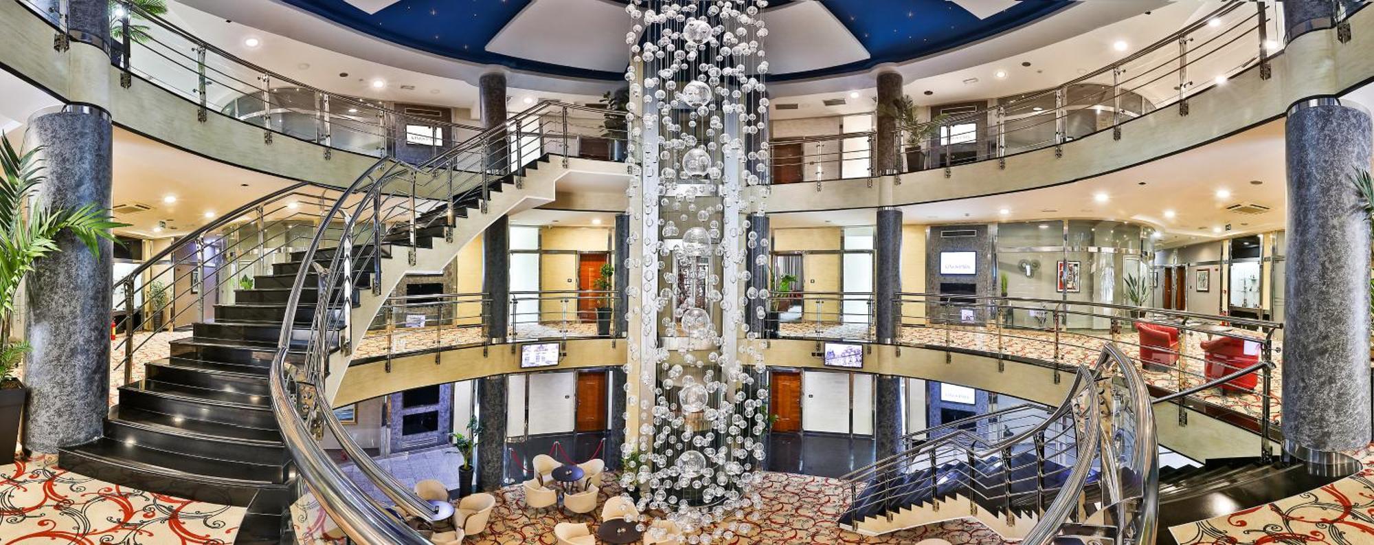 Kings Park Hotel ポドゴリツァ エクステリア 写真