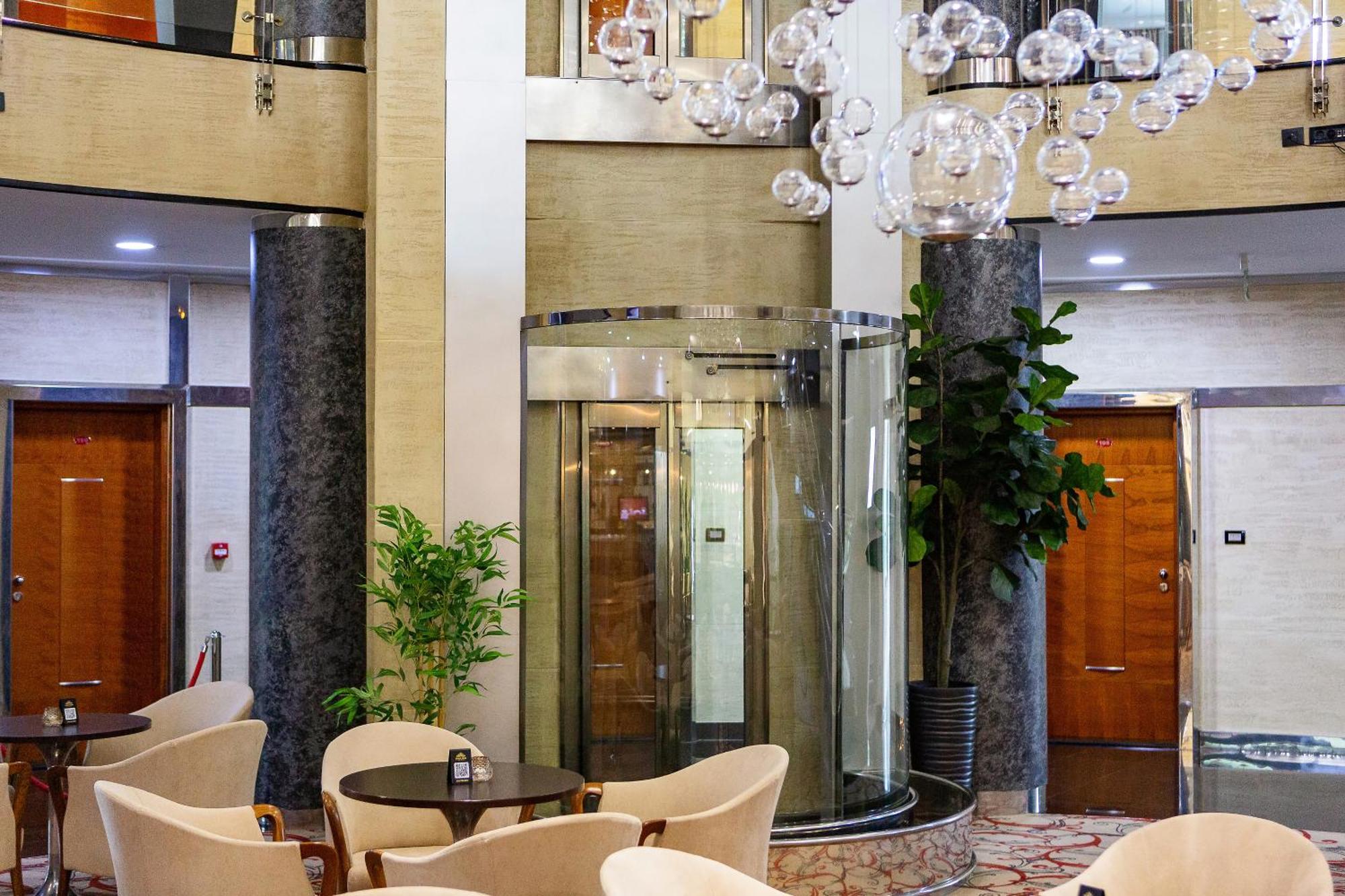 Kings Park Hotel ポドゴリツァ エクステリア 写真