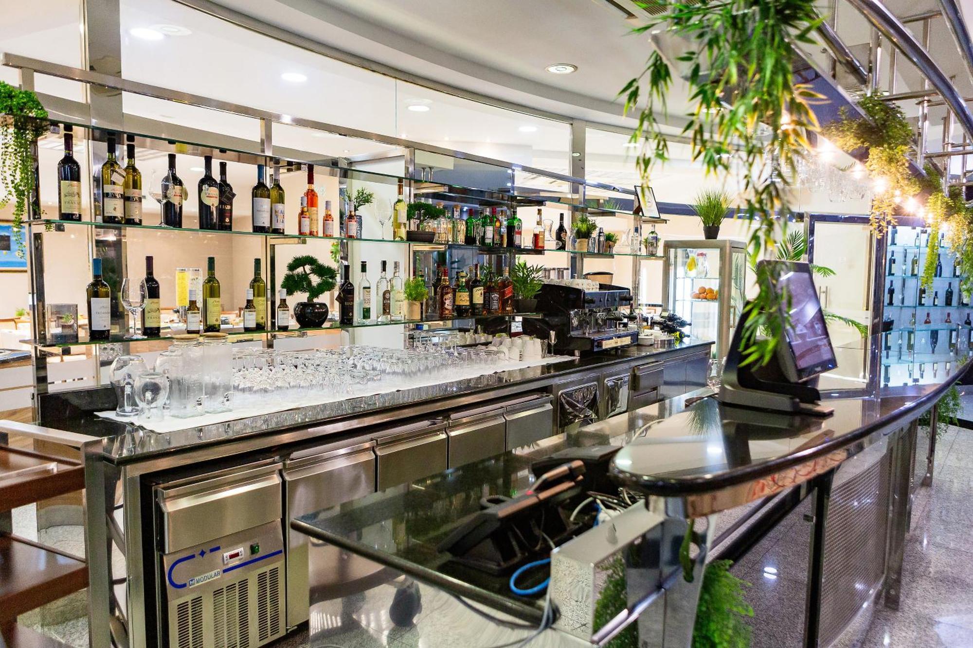 Kings Park Hotel ポドゴリツァ エクステリア 写真