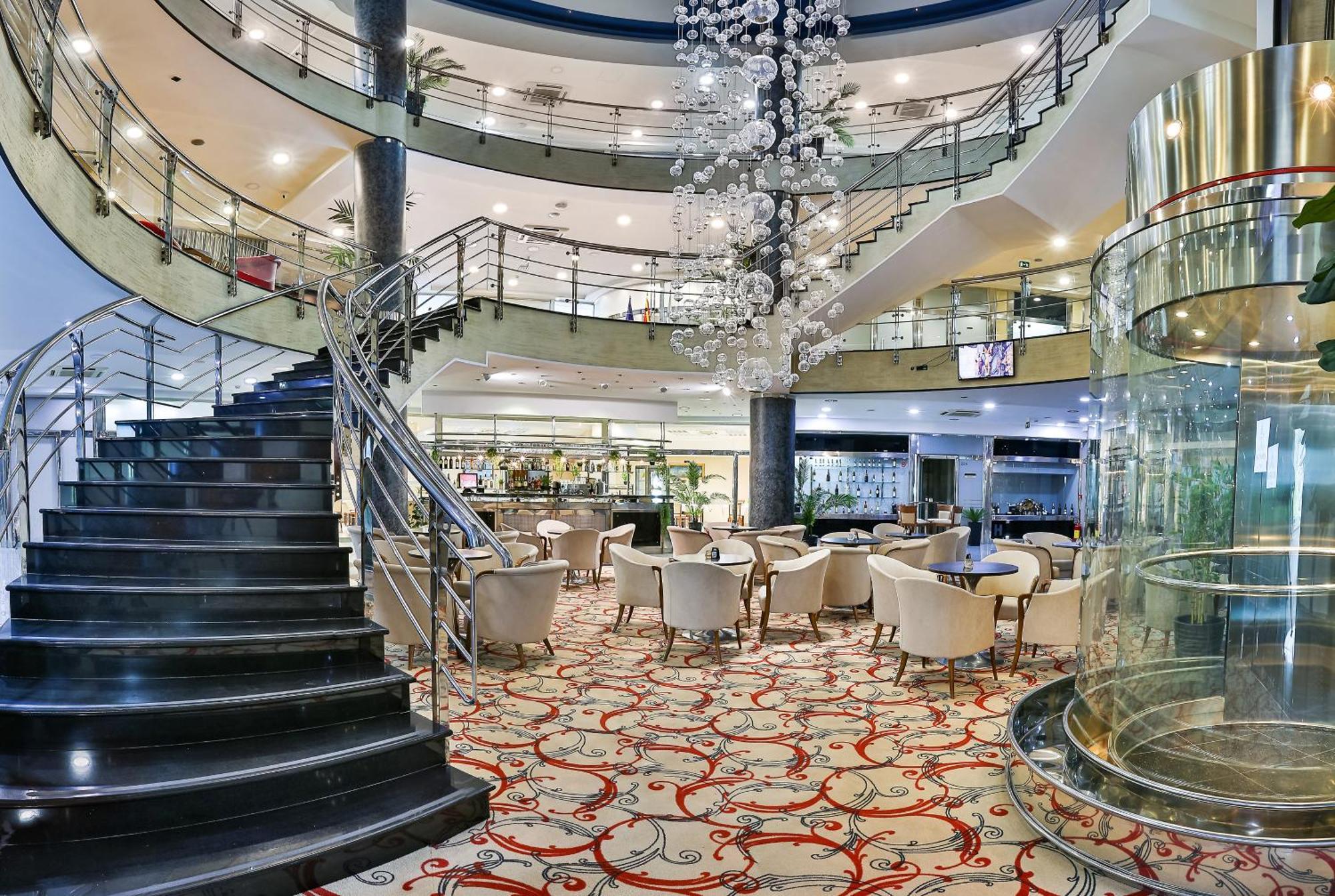 Kings Park Hotel ポドゴリツァ エクステリア 写真