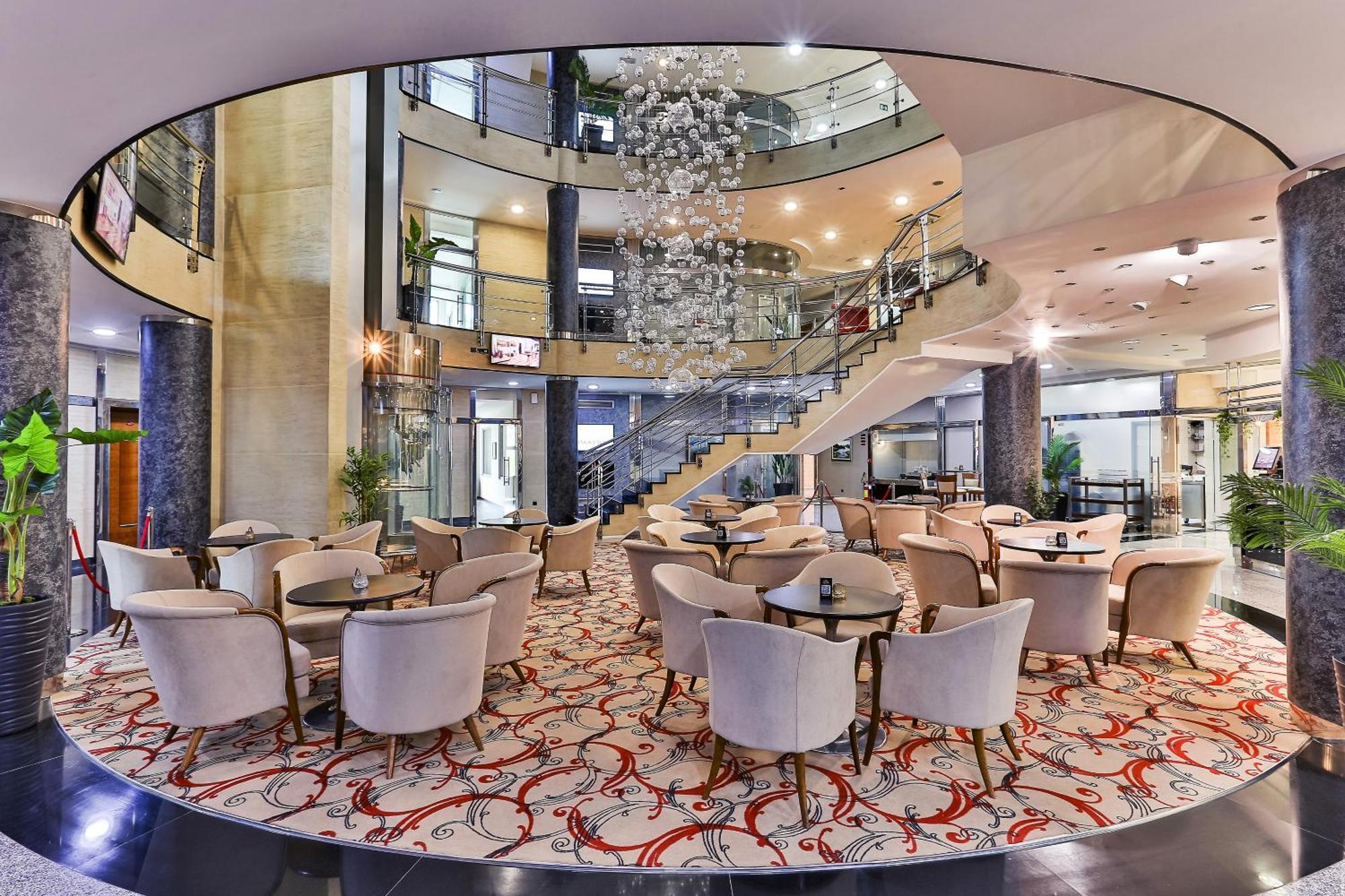 Kings Park Hotel ポドゴリツァ エクステリア 写真